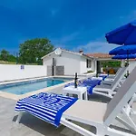 بيت للعطل Gverino By Interhome