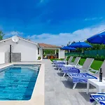 Gverino By Interhome بيت للعطل بلومين