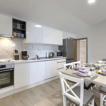Gverino By Interhome Plomin