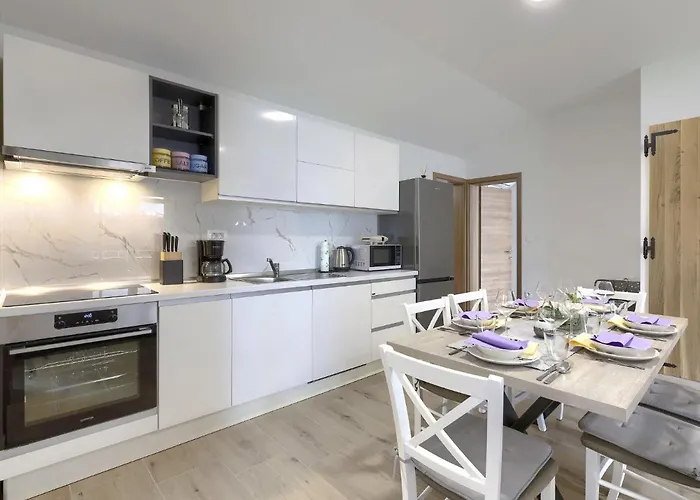 Gverino By Interhome Plomin